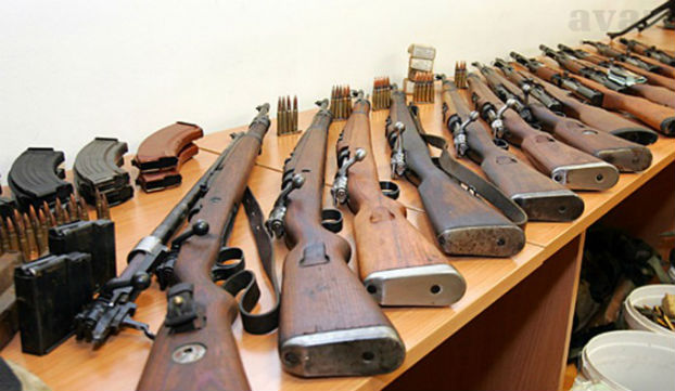 Policija u kućama trojice muškaraca u Vodicama zaplijenila arsenal oružja