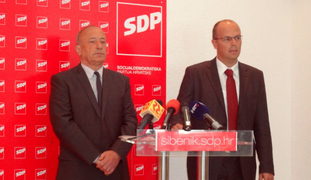 ‘Šakić je smijenjen kako bi HDZ mogao netransparentno prodati teren TEF-a’