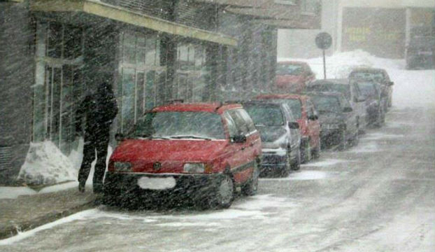 Zbog snijega prekinut promet od Ogulina prema Kninu