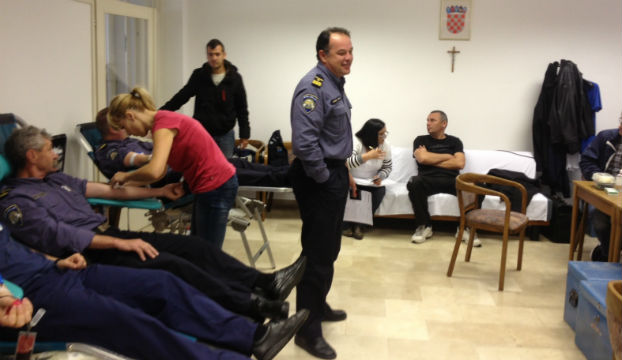 PU šibensko-kninska: Krv darivala 23 policijska službenika