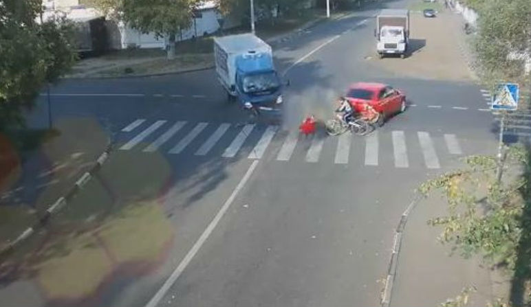 VIDEO: Ovo je čudo: Teška prometna nesreća, a nikom ništa!