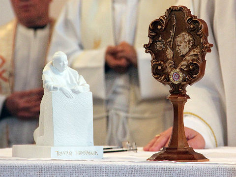 FOTO: MANDALINA: Proslavljen sv. Nikola, izložene relikvije Ivana Pavla II