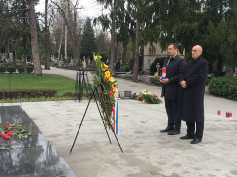 Gradonačelnik Begonja položio vijence na grob dr. Franje Tuđmana u Zagrebu
