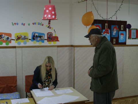 FOTO: Otvorena biračka mjesta, biramo novog predsjednika, na Bualama nema gužve