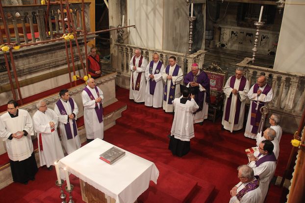 Biskup Ivas: Vjernici, molite za obitelji