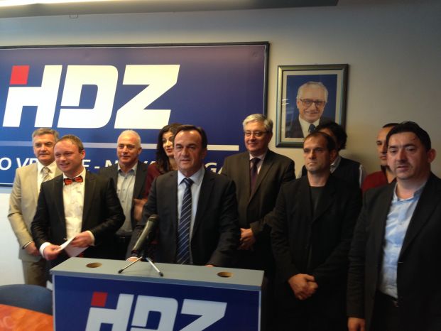 FOTO: ANTE KULUŠIĆ: Josipovićev jedini put je put u propast, glasujte za Kolindu