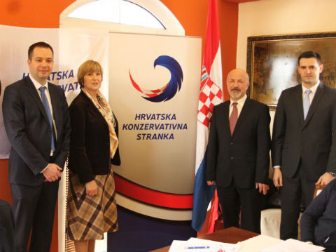 FOTO: Ruža Tomašić u Šibeniku i službeno postala član Hrvatske konzervativne stranke