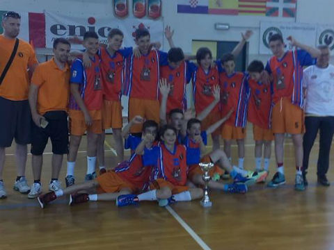 U14 ekipa Škole košarke Dražen Petrović uzela zlato na sinjskom turniru