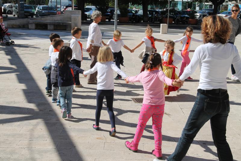 FOTO: Plesom i kolom djeca započela obilježavanje blagdana sv. Mihovila i Dana Grada