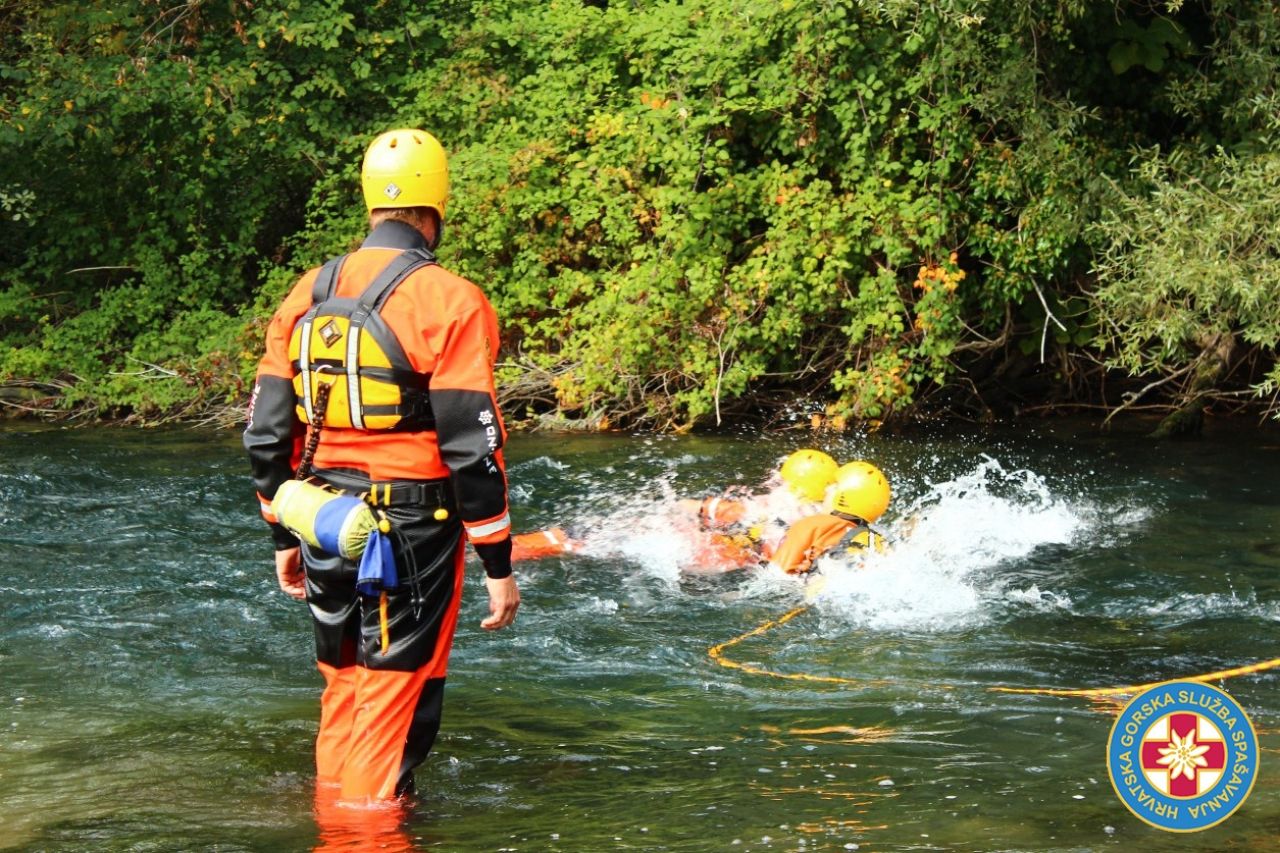 HGSS ŠIBENIK: Vježba spašavanja iz divljih voda