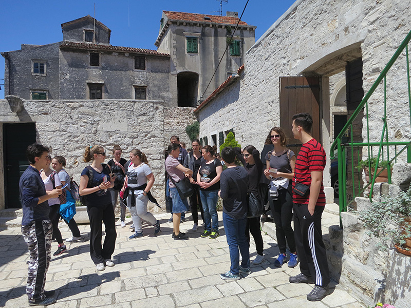FOTO: Gimnazijalci iz BiH posjetili samostan sv. Frane u Šibeniku