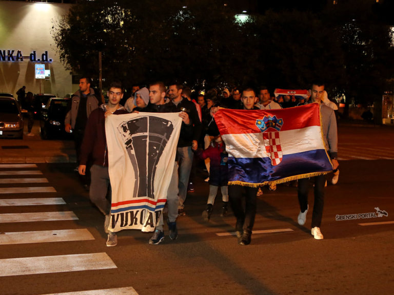 FOTO Upaljeno svjetlo Funcuta za Vukovar, za Škabrnju