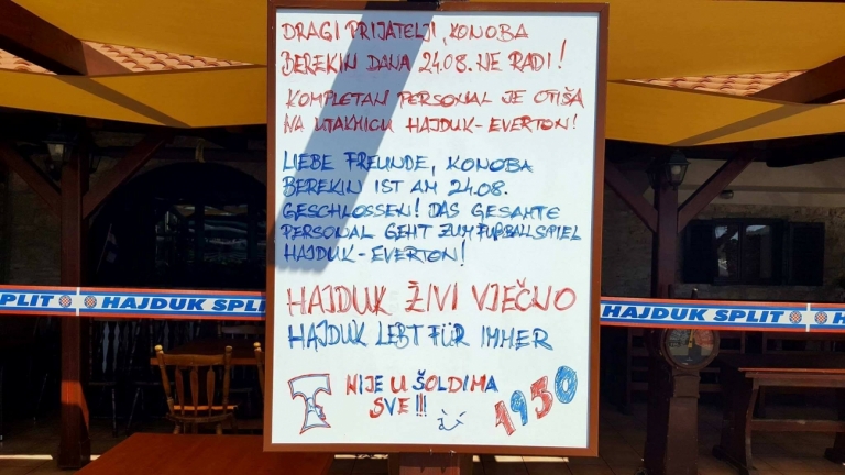 ‘To je gazda, svaka čast!’: Zatvorio konobu u Jezerima da bi sa zaposlenicima otišao na utakmicu Hajduka