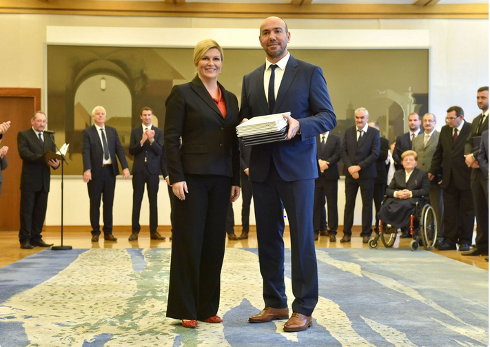 FOTO Predsjednica Hrvatske odlikovala Ivicu Tucka i zlatne vaterpoliste