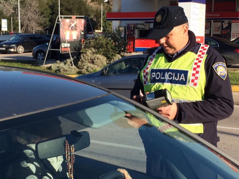 Zbog više od 2,5 promila za volanom u Bilicama, 40-godišnjak se trijeznio u policiji