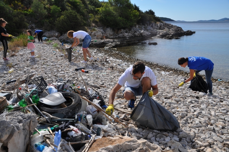 Volonteri Argonauta i ronioci u vikend akciji čišćenja podmorja i obale