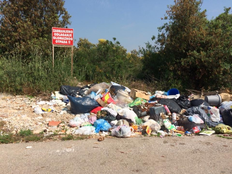 Akcija komunalaca i Zelenog gradaSmeće ih razotkrilo: Četiri osobe dobit će novčane kazne zbog ilegalnog bacanja otpada na Jadriji
