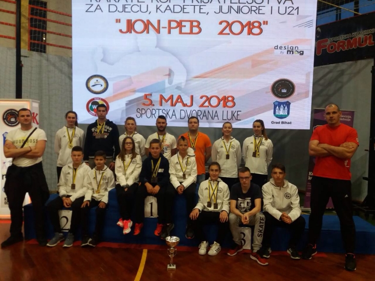 FOTO Karate klub Šibenik 1066 drugi u ekipnom poretku u konkurenciji 63 kluba na turniru u Bihaću