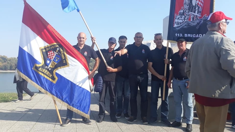 U Vukovar stigli prosvjednici iz cijele Hrvatske, među njima i stotinjak Šibenčana