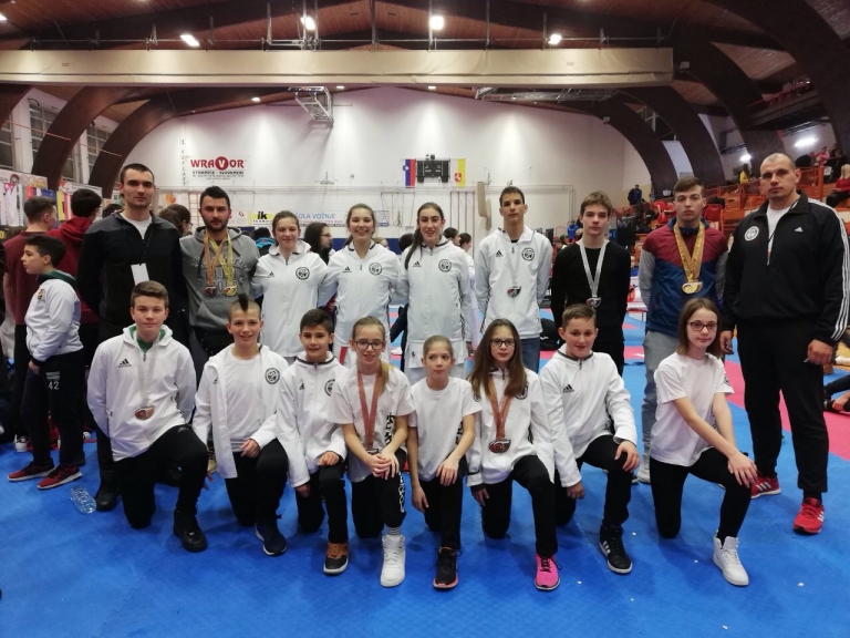 Ekipa iz Karate kluba 1066 u Sloveniji navijestila još jednu trofejnu godinu, Mare Mileta najuspješnija