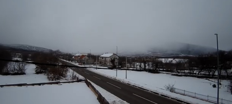 VIDEO Zimska idila u Zagori: Snijeg prekrio Kijevo, od jutros pada i na Promini
