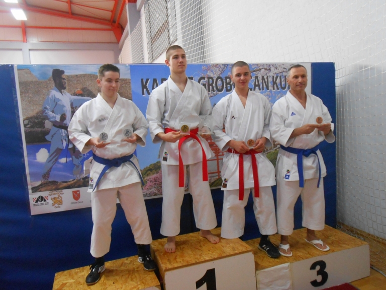 David Zoričić i ženska kata ekipa Karate kluba Šibenik osvojili bronce na ‘Grobničan Kupu’