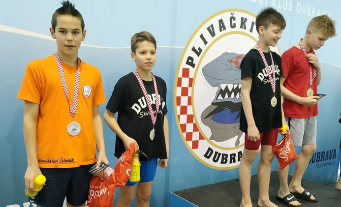 Josip Bepo Srzić dvostruko zlatni na ‘Festivalu plivanja’, brat Šimun osvojio srebro