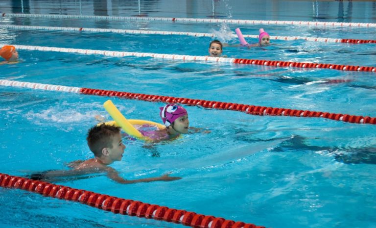 Obuka neplivača i ljetna škola plivanjaŽelite da vam djeca nauče plivati ili žele usavršiti tehniku? PK Šibenik ima programe za njih!