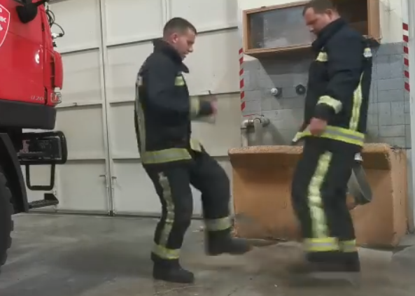 Oduševili društvene mreže Šibenski vatrogasci zaplesali i odgovorili kolegama na izazov