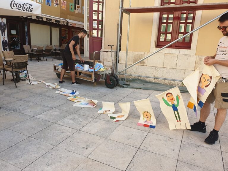 Šibenik u subotu opet postaje dijeteFOTO Festivalske zastavice prekrit će šibenske trgove i ulice