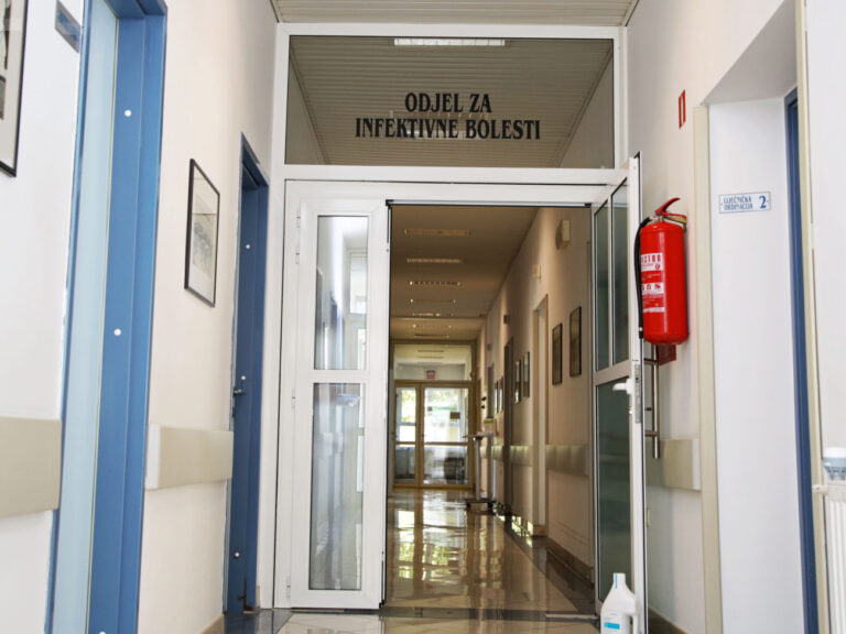 Na respiratoru devet pacijenataU Hrvatskoj u posljednja 24 sata 83 novooboljelih. Preminule dvije osobe