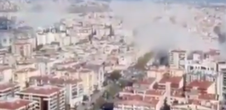 Magnituda 7.0VIDEO Strašan potres pogodio Grčku i Tursku, urušile su se zgrade. Izmir pogodio i manji tsunami