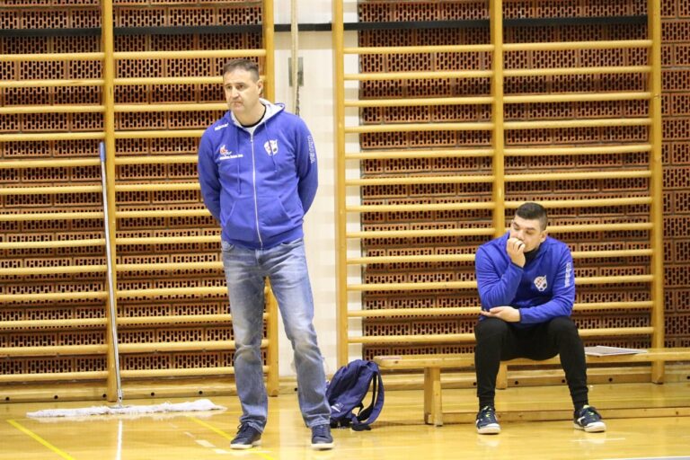 Kad rezultati nisu u skladu s očekivanjima trener je prvi na udaruMNK Murter smijenio Podruga, naslijedio ga Ivan Zorica