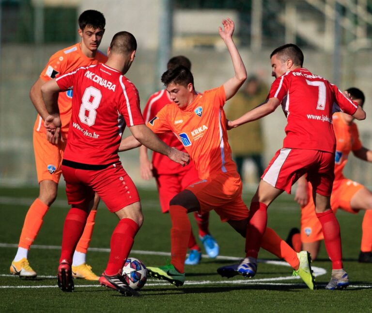 Županijska nogometna ligaU dvoboju Šibenika II i Dinare pala dva gola i tri crvena kartona