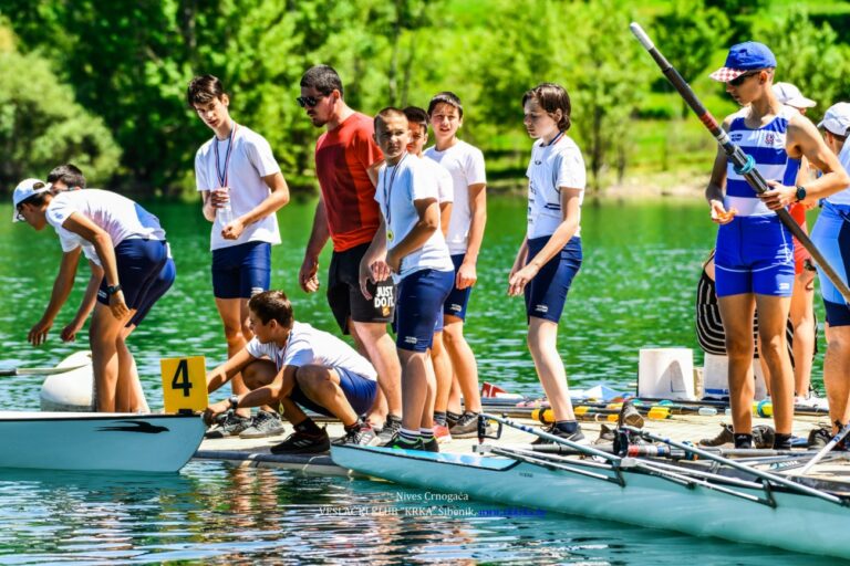 Mini kup DalmacijeFOTO Krkina dica uzburkale vode Peruće i kući se vratila s medaljama